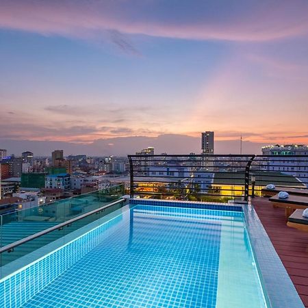 Colina Sky Hotel Phnom Penh Exterior photo