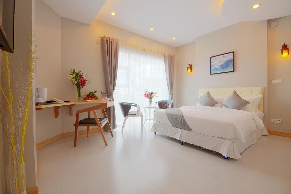 Colina Sky Hotel Phnom Penh Exterior photo