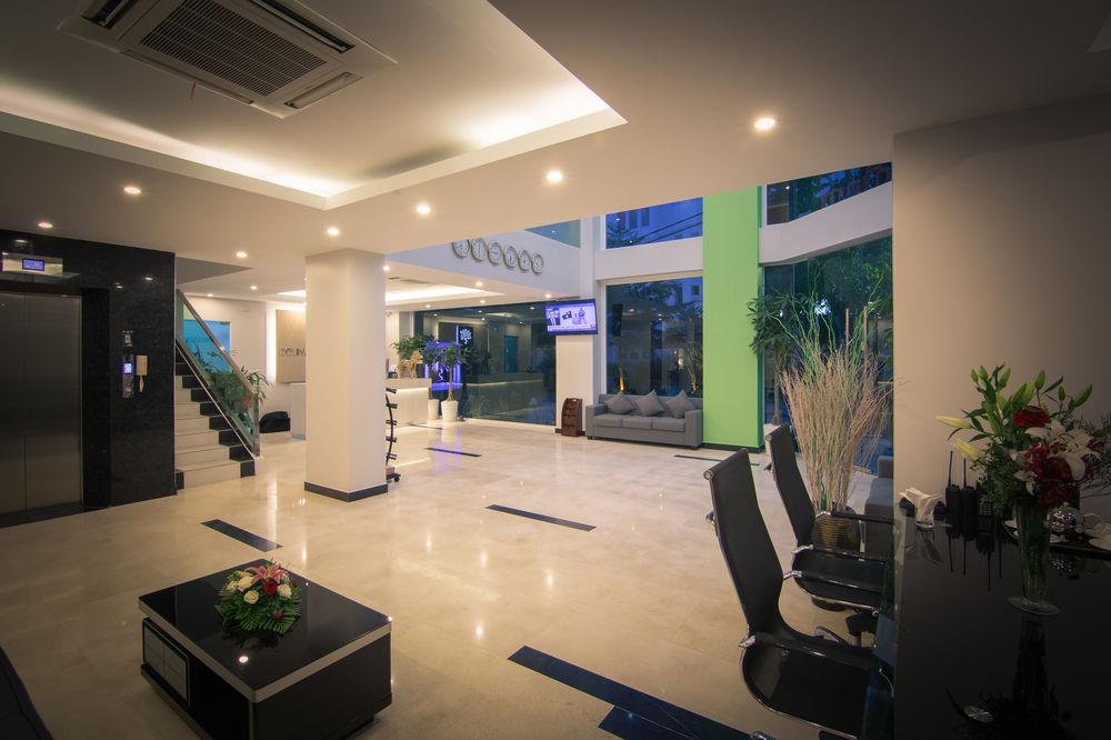 Colina Sky Hotel Phnom Penh Exterior photo