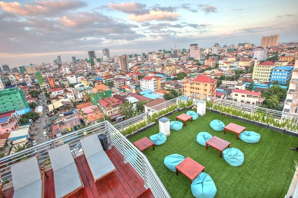 Colina Sky Hotel Phnom Penh Exterior photo