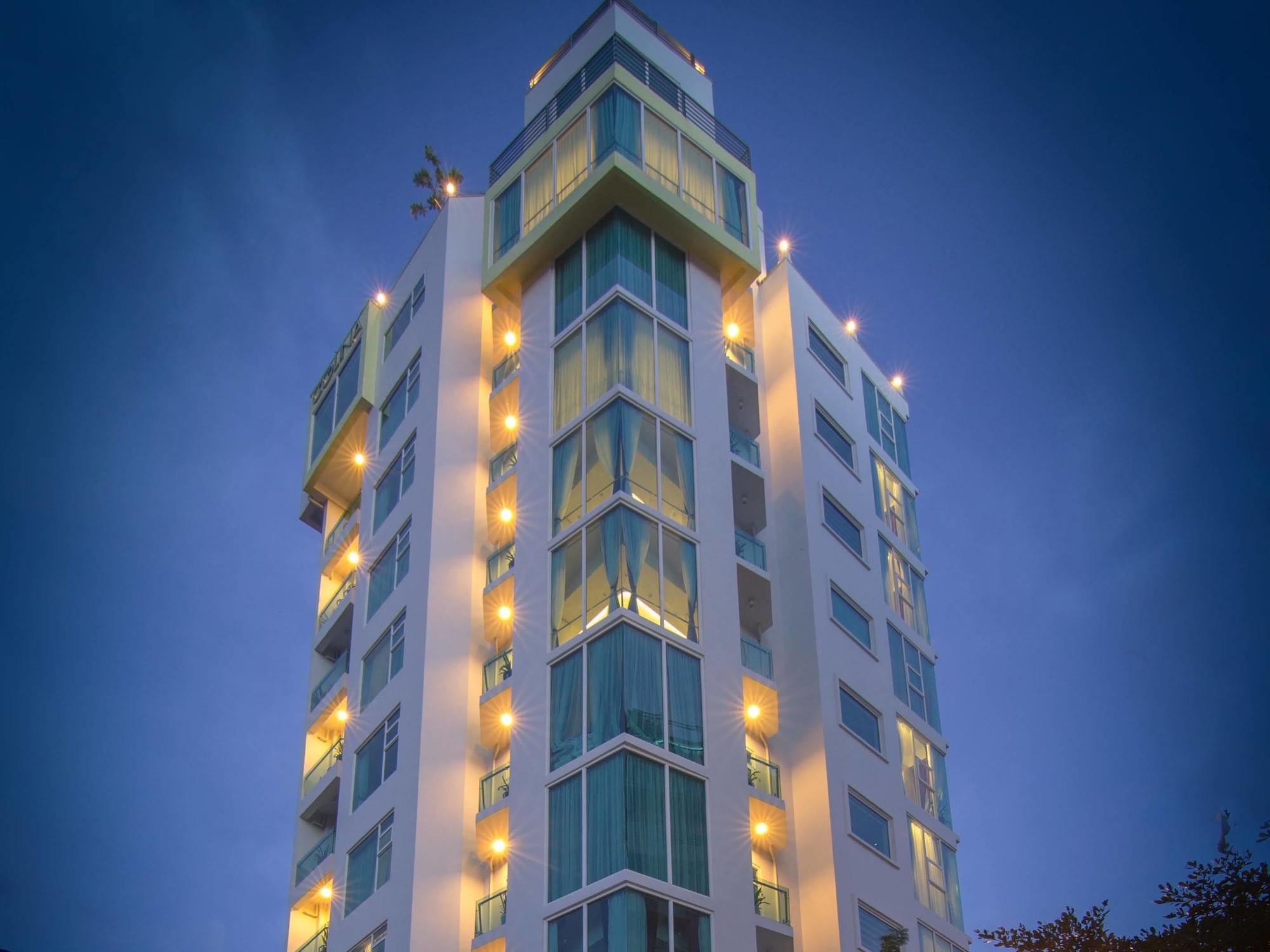 Colina Sky Hotel Phnom Penh Exterior photo