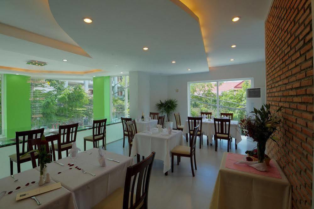 Colina Sky Hotel Phnom Penh Exterior photo