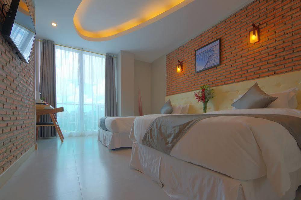 Colina Sky Hotel Phnom Penh Exterior photo