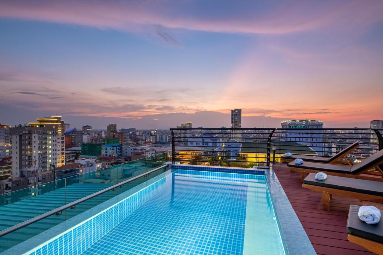 Colina Sky Hotel Phnom Penh Exterior photo