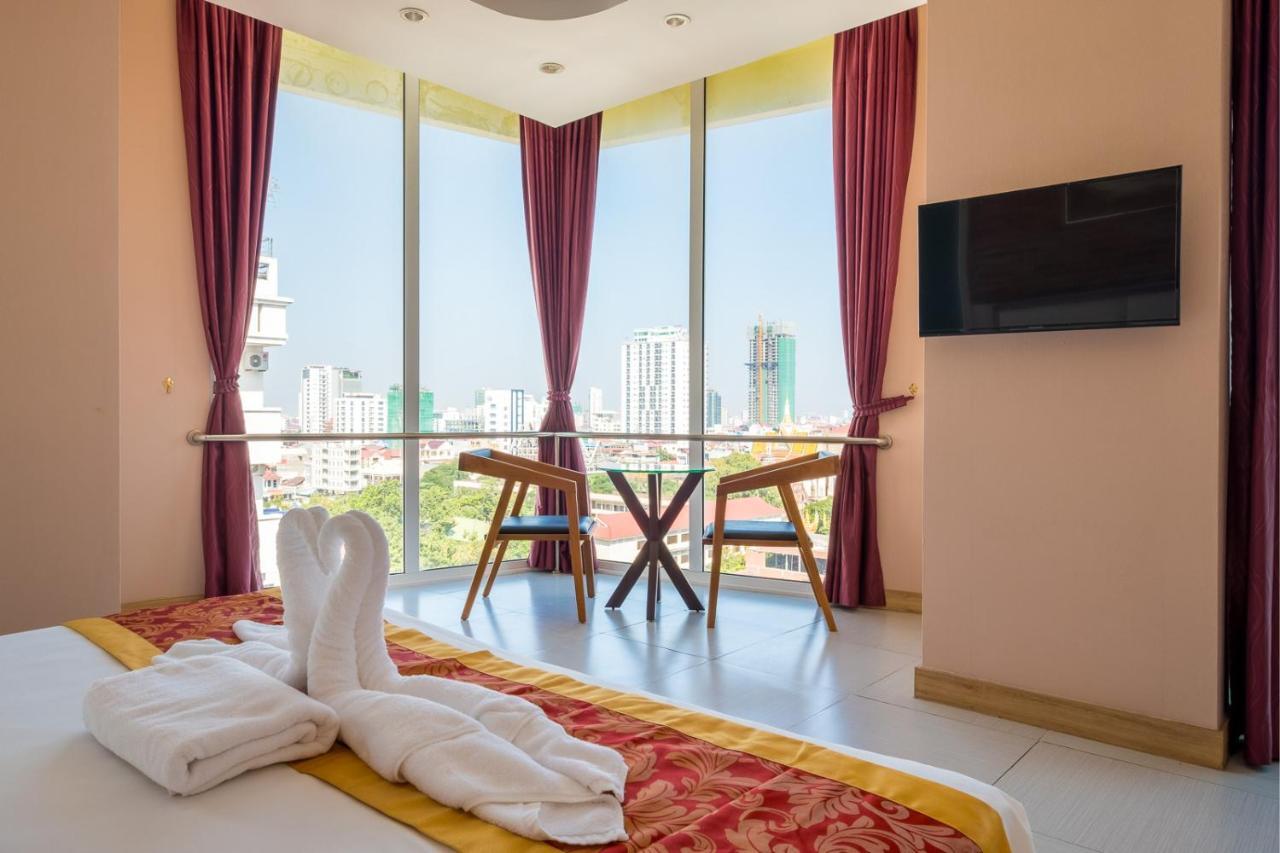 Colina Sky Hotel Phnom Penh Exterior photo