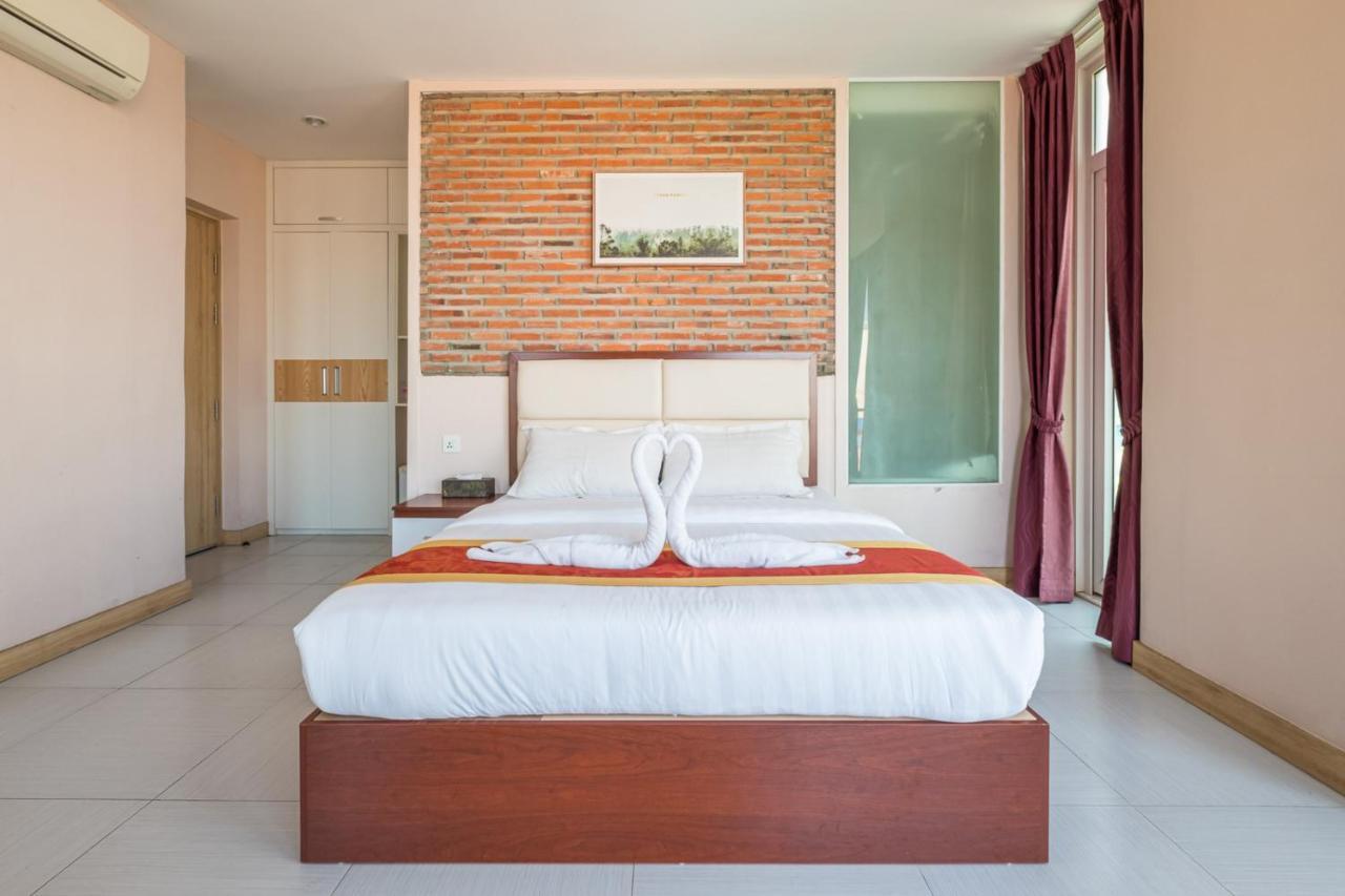 Colina Sky Hotel Phnom Penh Exterior photo