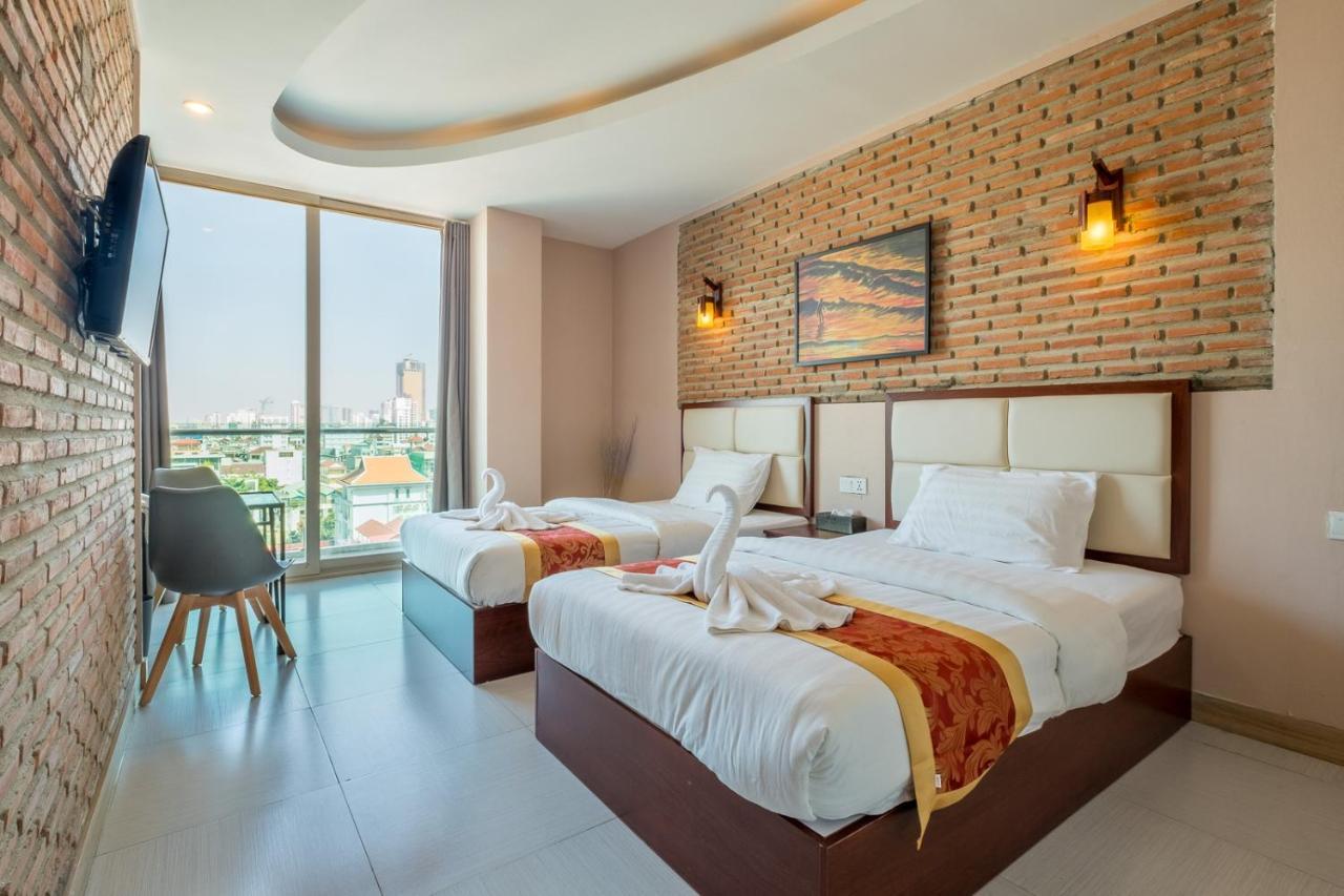 Colina Sky Hotel Phnom Penh Exterior photo
