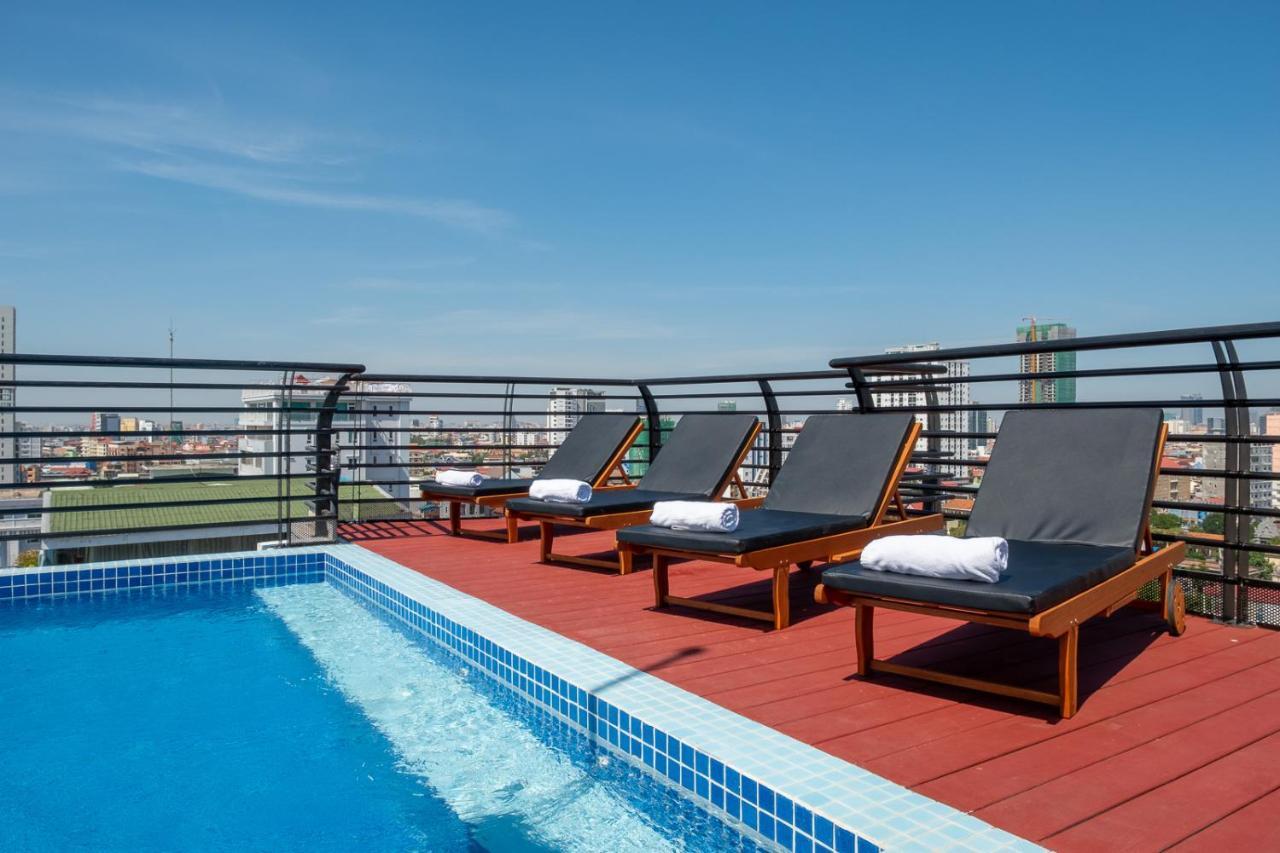 Colina Sky Hotel Phnom Penh Exterior photo