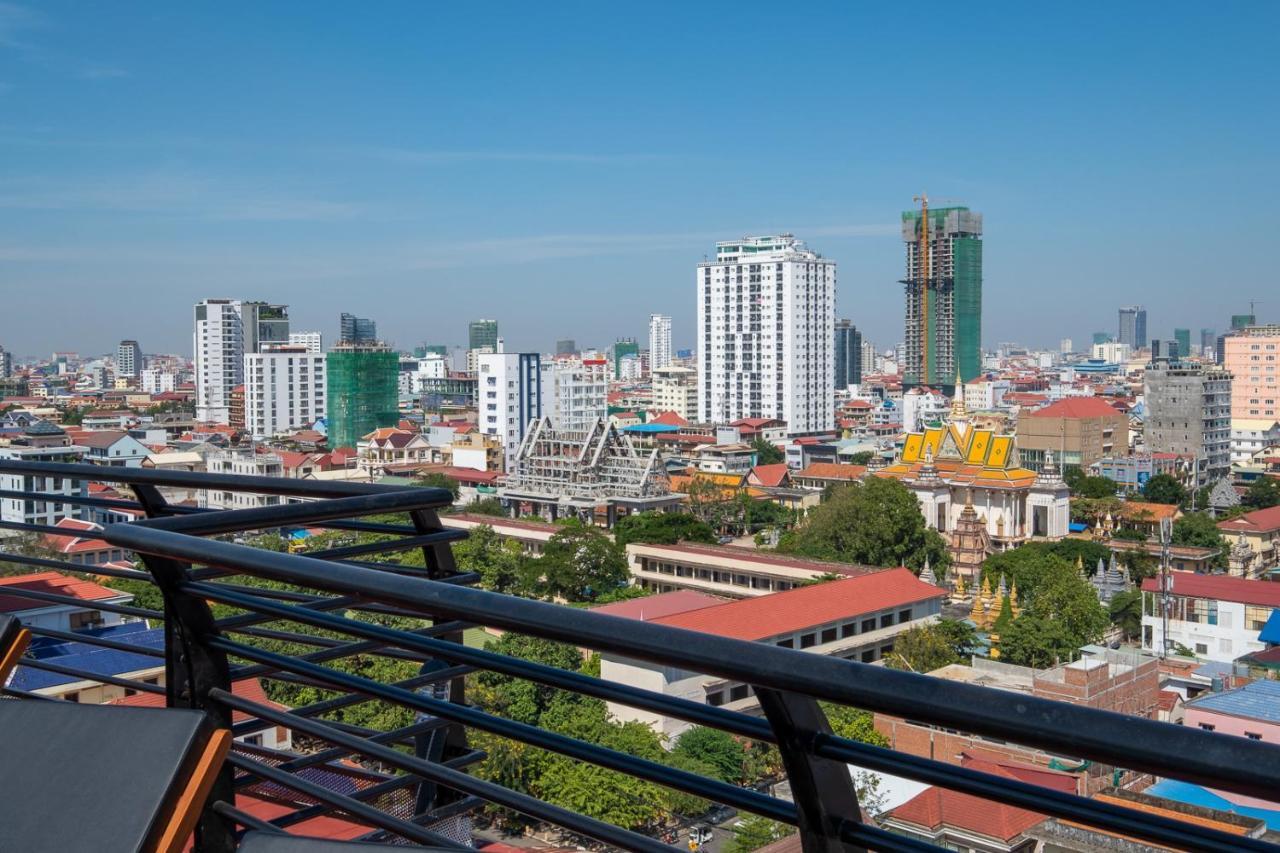 Colina Sky Hotel Phnom Penh Exterior photo